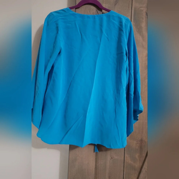ALICE & TRIXIE 100% silk tie front bell sleeve top in blue. Size small - Picture 2 of 7